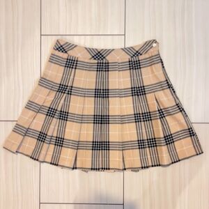H&M Tennis Skirt: Beige, Black and White. Size 6